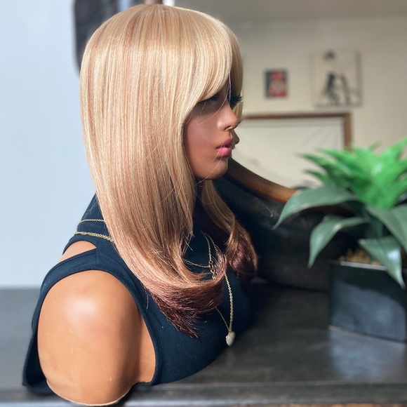 ALLISON - Picture 2 of 4